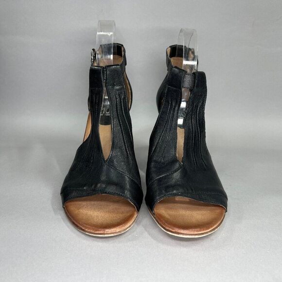 Miz Mooz Heels Women's Size 10 Black Leather Open Toe Buckle Ankle Strap Sandals - Picture 2 of 10
